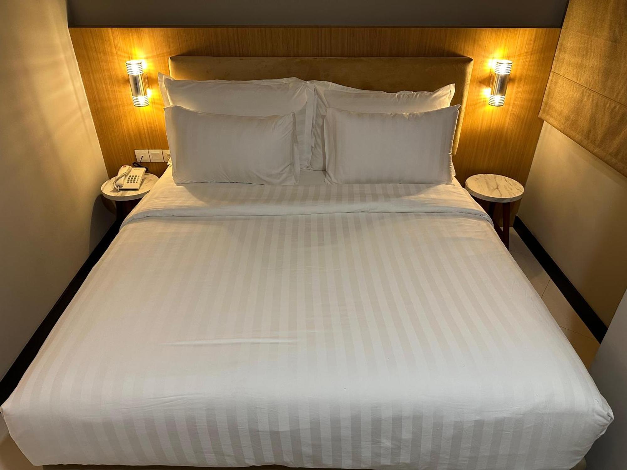 D'Primahotel Jemursari สุราบายา ภายนอก รูปภาพ